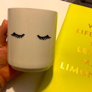 Eyelash Vase